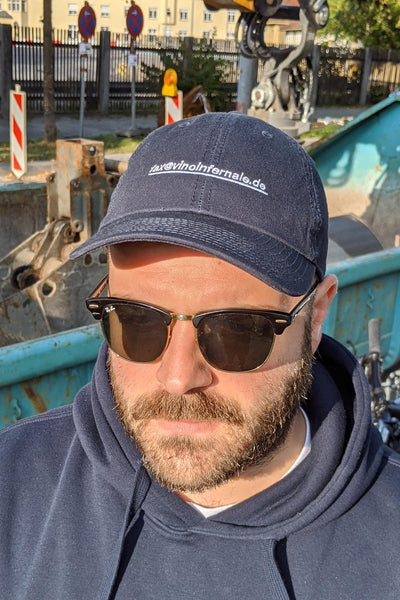 No fax given Cap, navy - Vino Infernale